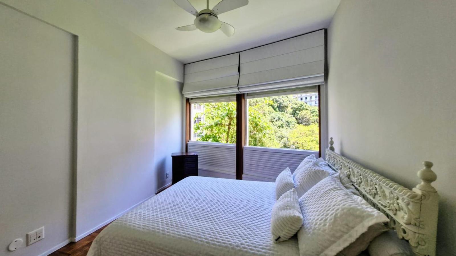 Rua Santa Clara Andar Alto Vista Livre Com Garagem Apartamento *