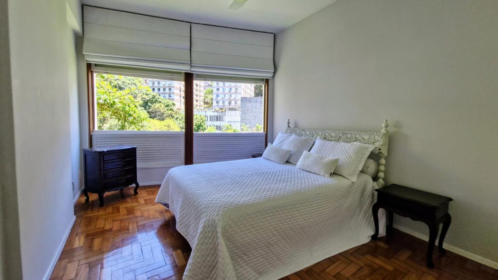 Apartamento Rua Santa Clara Andar Alto Vista Livre Com Garagem *