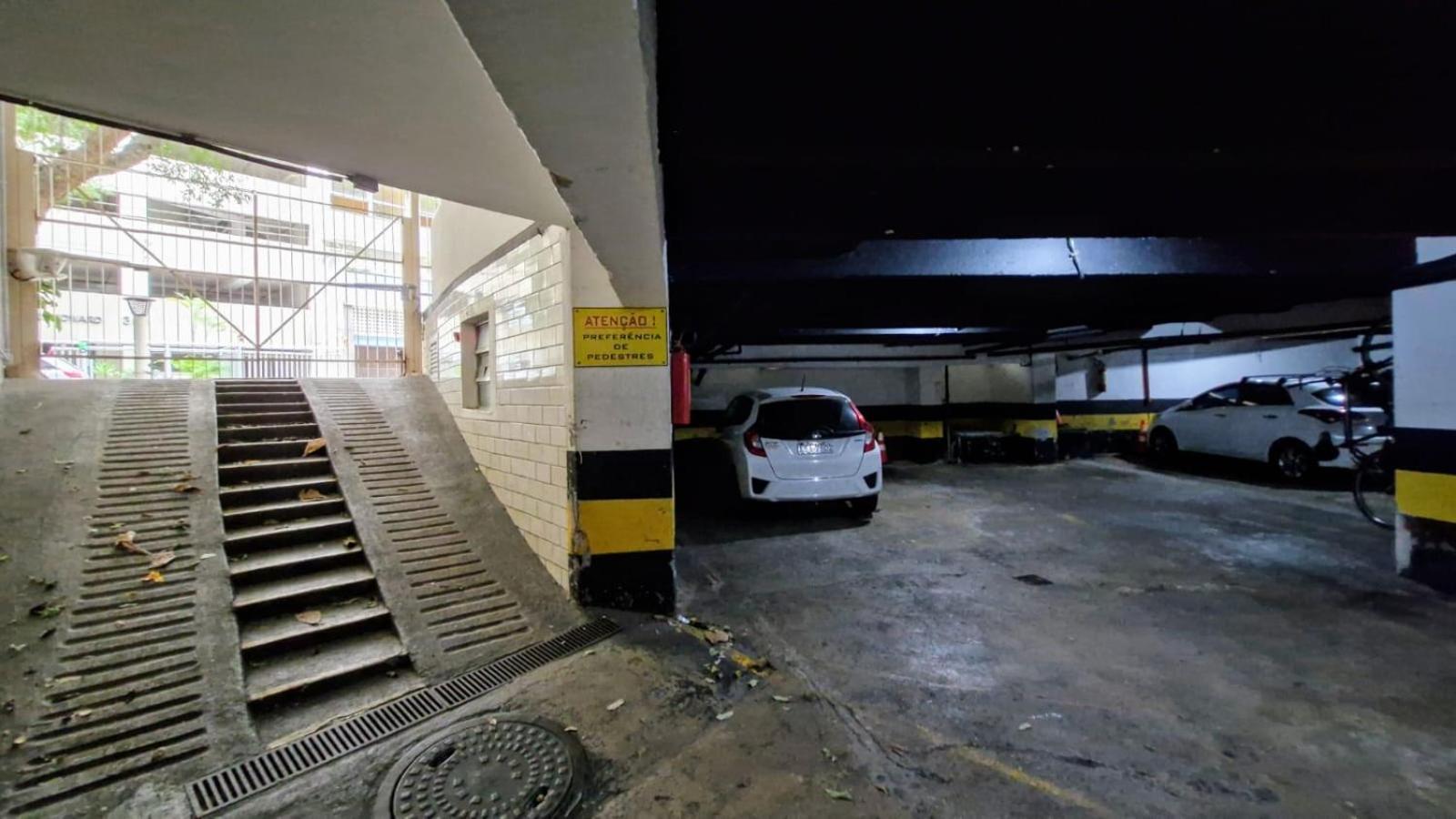 Rua Santa Clara Andar Alto Vista Livre Com Garagem *