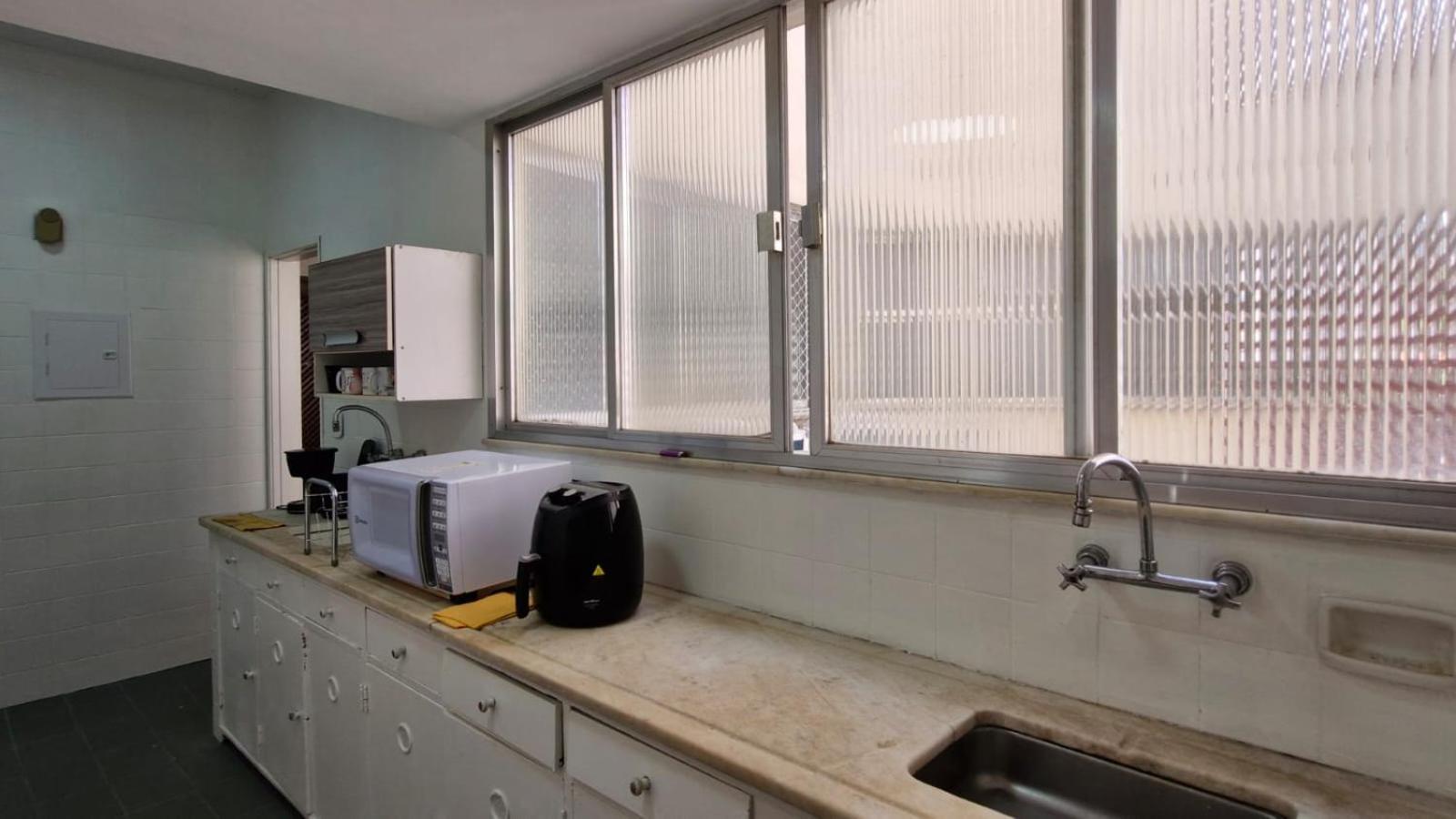 Rua Santa Clara Andar Alto Vista Livre Com Garagem Rio de Janeiro