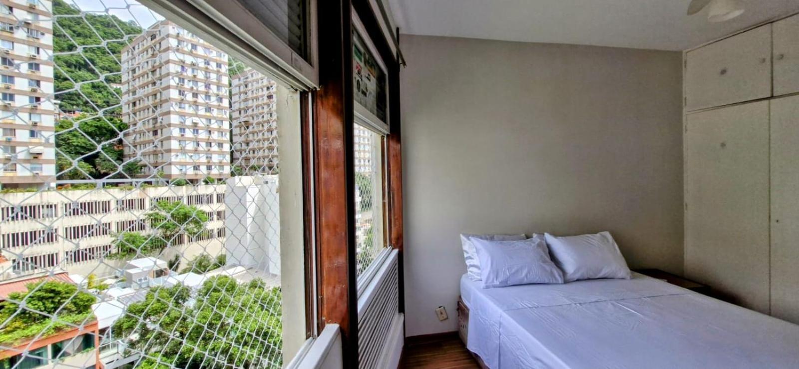 Rua Santa Clara Andar Alto Vista Livre Com Garagem * Rio de Janeiro