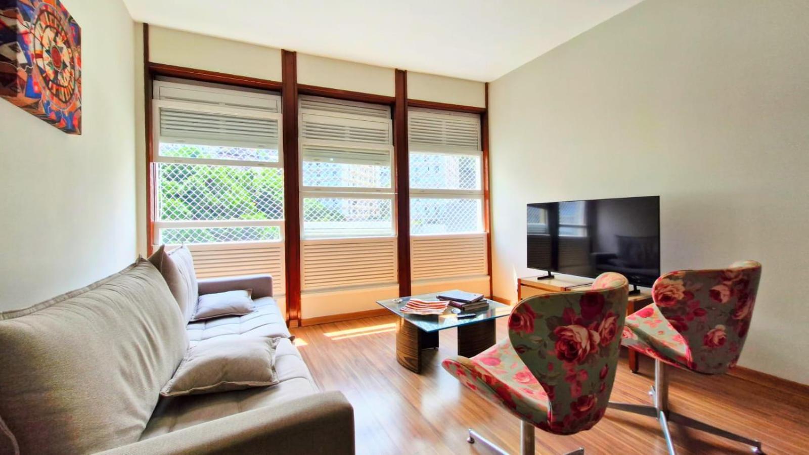 Apartamento Rua Santa Clara Andar Alto Vista Livre Com Garagem Rio de Janeiro