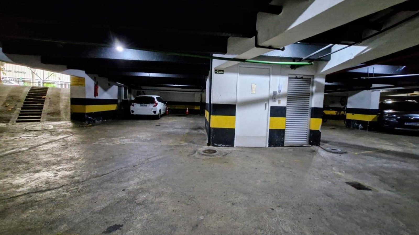 Rua Santa Clara Andar Alto Vista Livre Com Garagem Apartamento