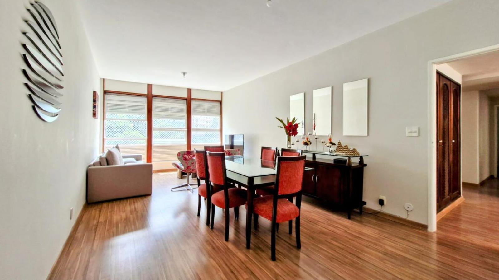 Rua Santa Clara Andar Alto Vista Livre Com Garagem Rio de Janeiro
